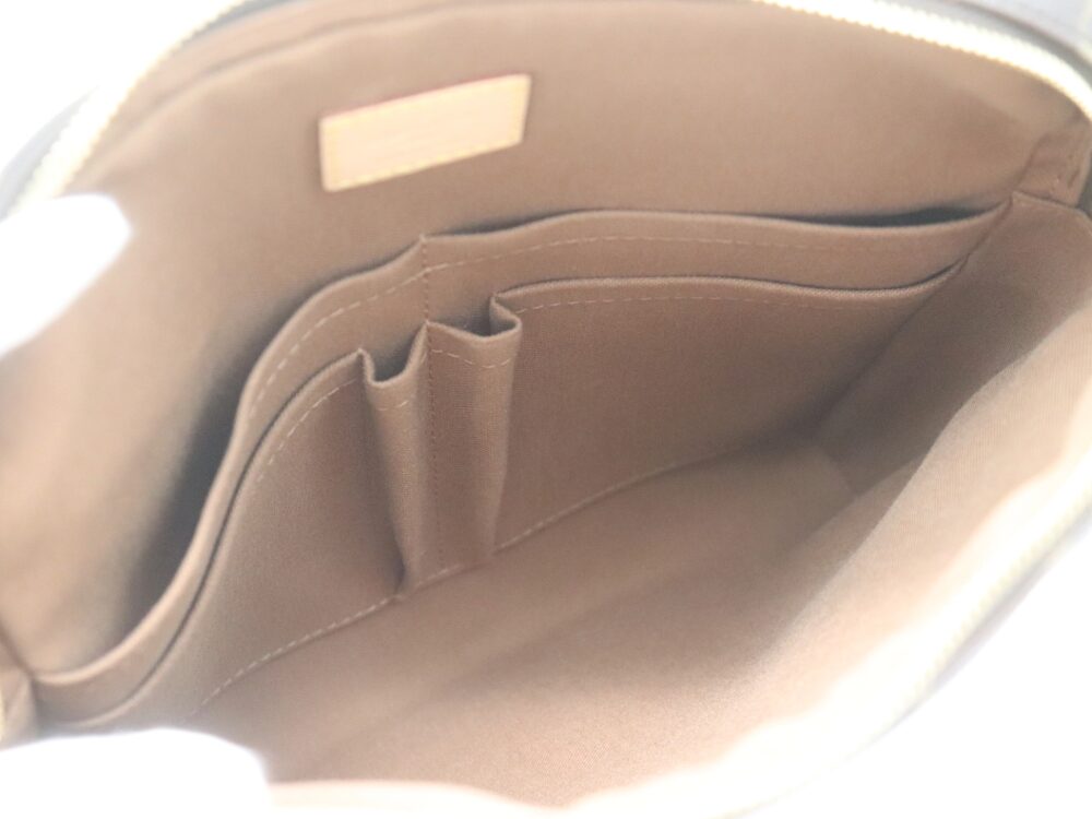 ルイヴィトントロターボブール内側