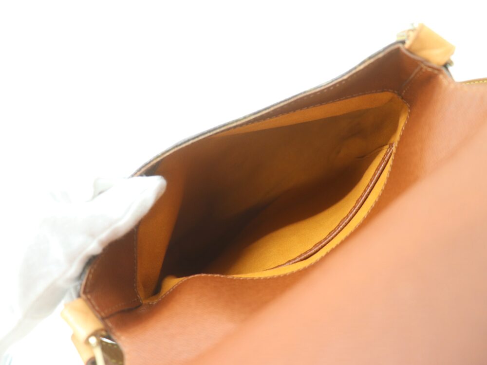 ルイヴィトンミュゼット・サルサ内側