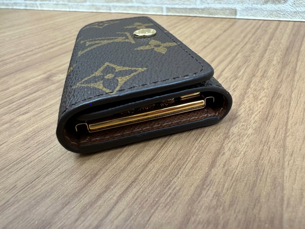 ルイヴィトン ミュルティクレ4 新品未使用　箱無し　正規品 正規紙袋無料】ルイヴィトン キーケース ミュルティクレ4