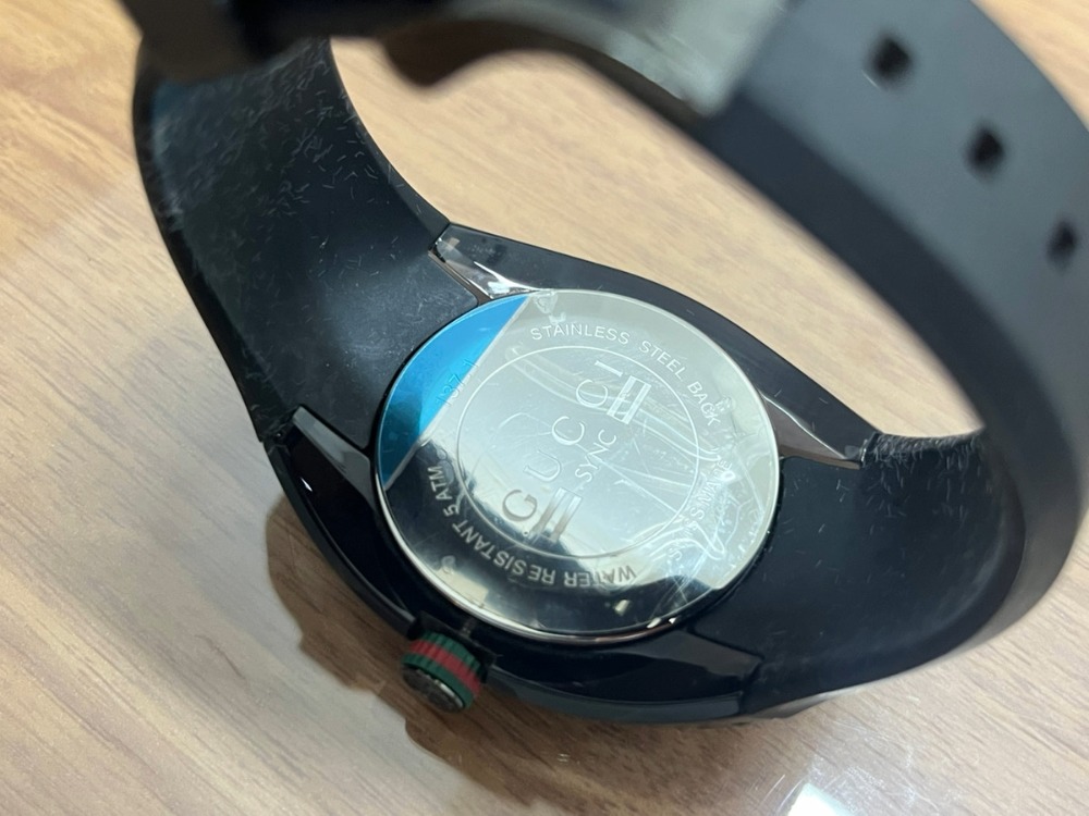 傷有りグッチシンク137.1腕時計裏蓋