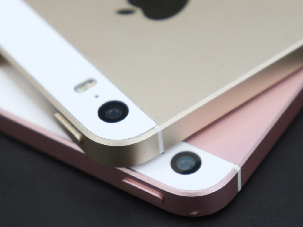 古いアップルのiPhoneSE第一世代カメラ