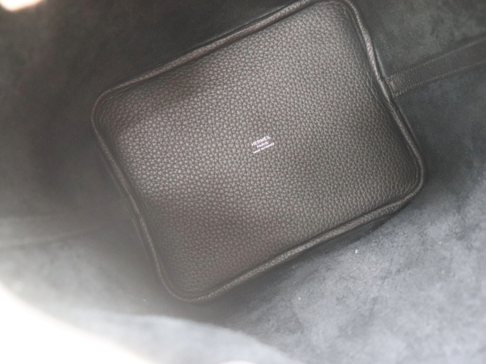 未使用のエルメスのピコタンロックMM内側