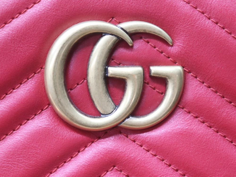 美品のグッチのGGマーモント476671ロゴ