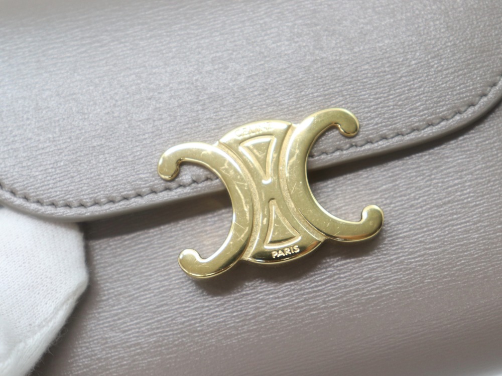 美品のセリーヌコンパクトウォレット金具