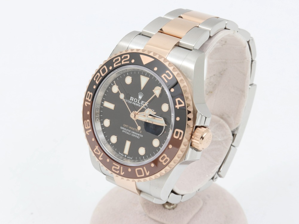 美品のロレックス GMTマスター2 126711CHNR斜め
