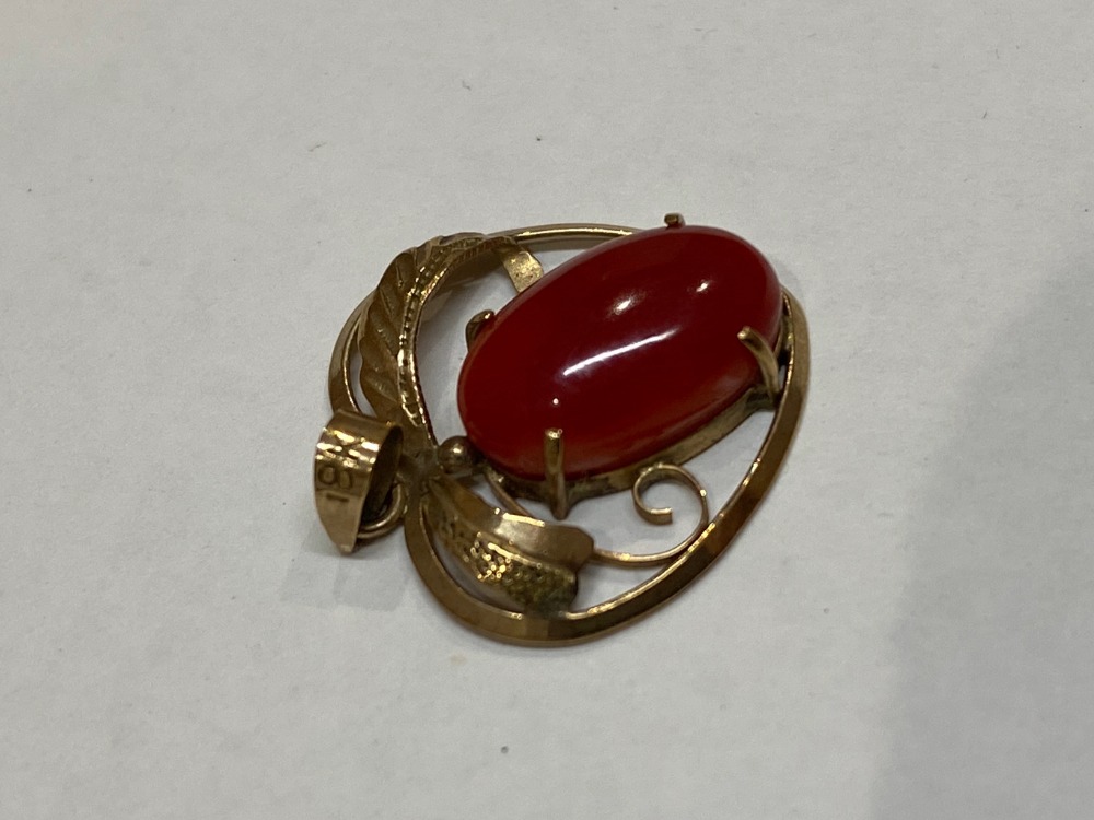 赤瑪瑙(メノウ)K18ペンダントトップ刻印