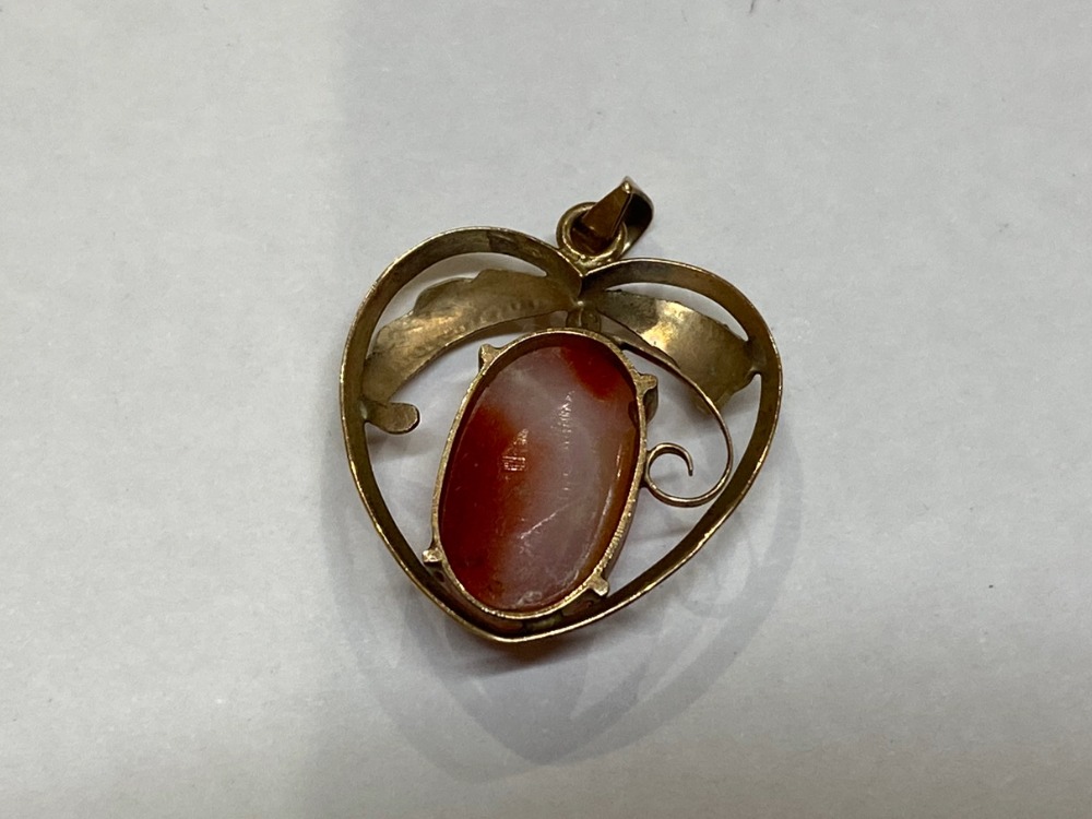 赤瑪瑙(メノウ)K18ペンダントトップ裏