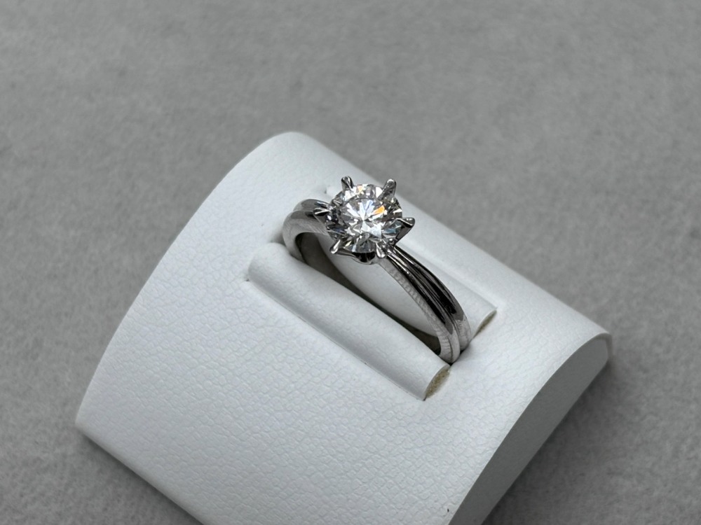 1PダイヤモンドリングPT900右