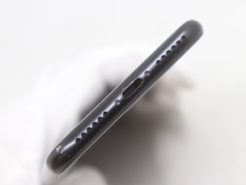 AppleのiPhoneSE第2世代充電口