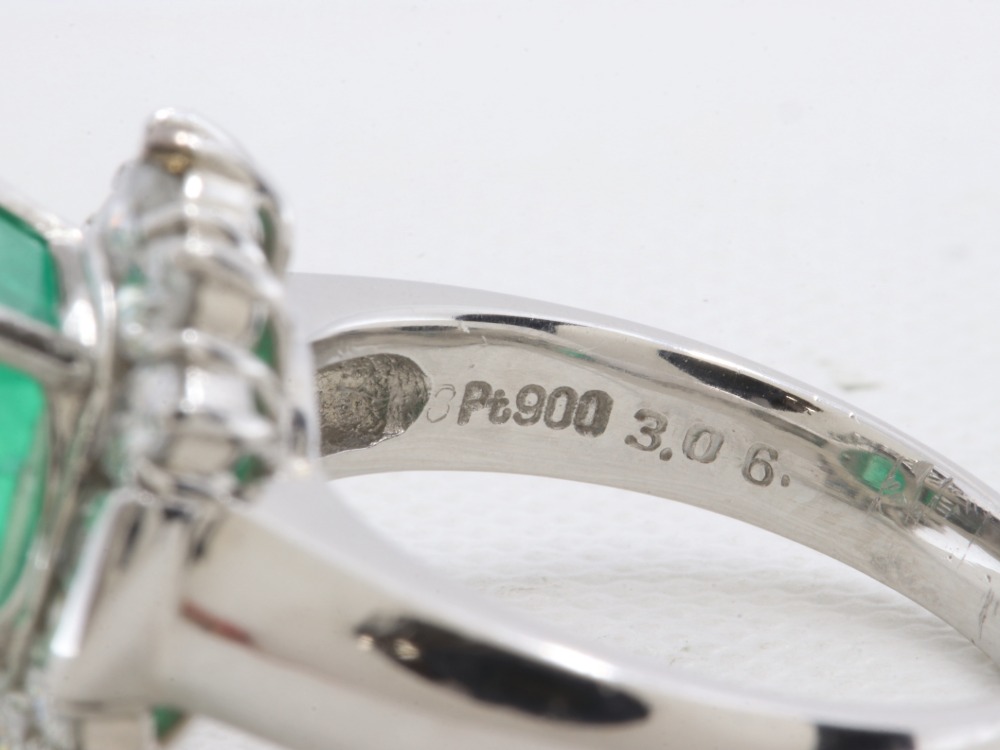 Pt900のエメラルド×ダイヤリング刻印2