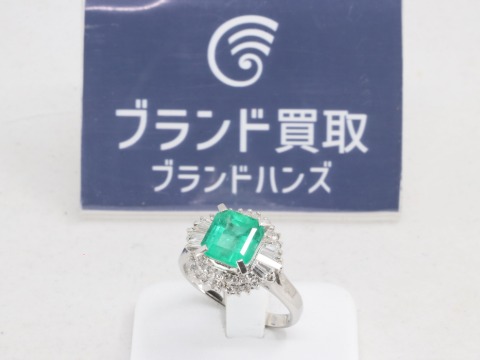 Pt900のエメラルドリング