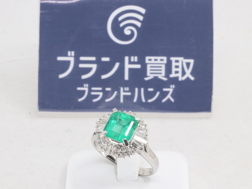 Pt900のエメラルドリング全体