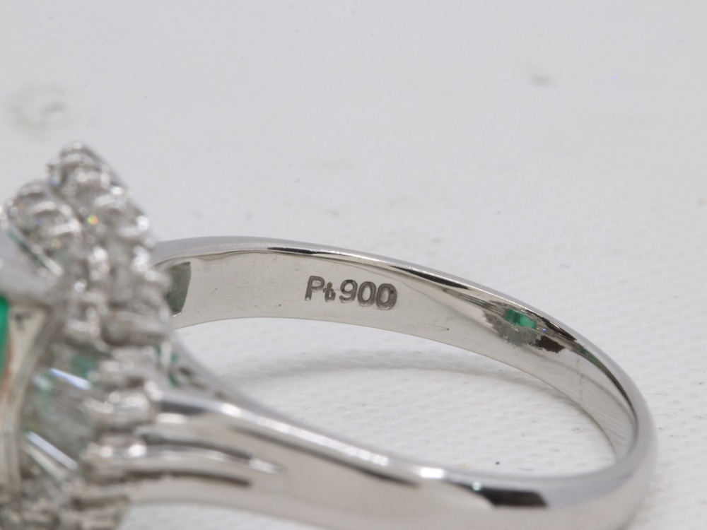 Pt900のエメラルドリング刻印2