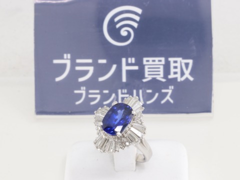 Pt900のサファイア×ダイヤリング