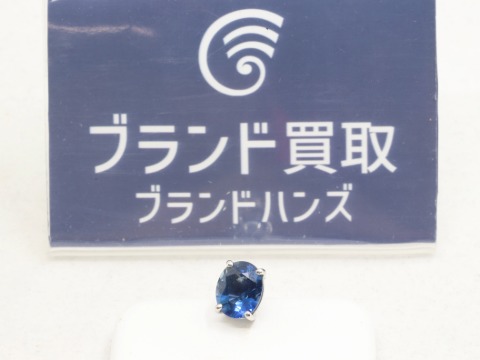 Pt900のサファイアピアス
