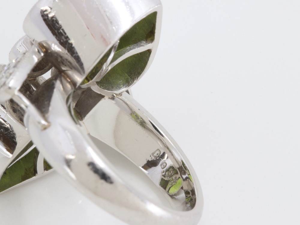 Pt900のペリドットリング刻印 (2)