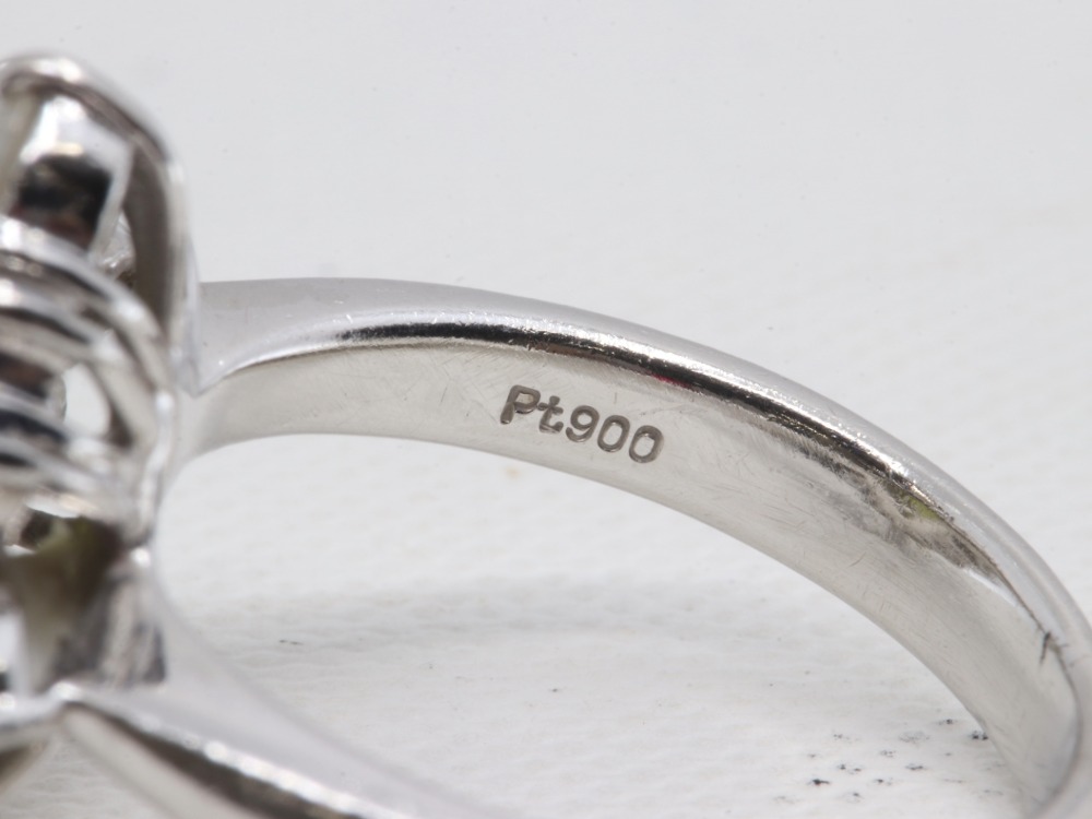 Pt900(プラチナ900)のクリソベリルリング刻印