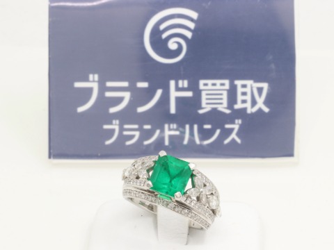 Pt900(プラチナ900)エメラルドダイヤリング