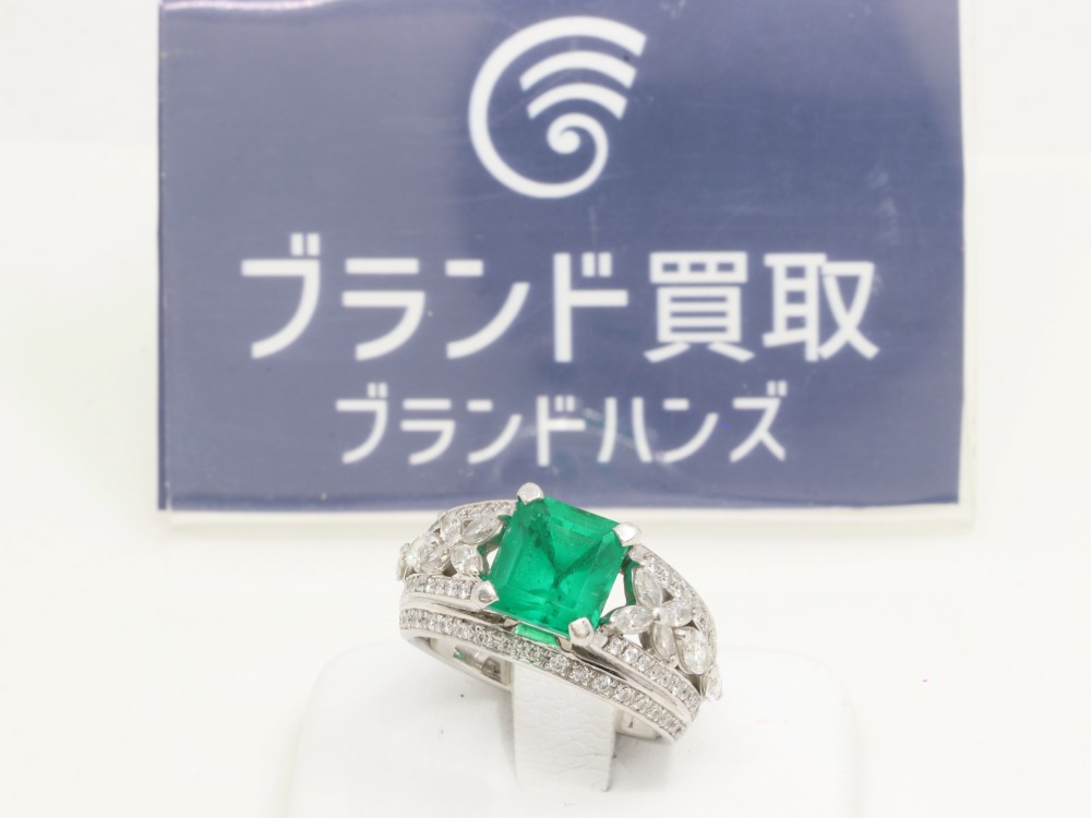 Pt900(プラチナ900)エメラルドダイヤリング全体