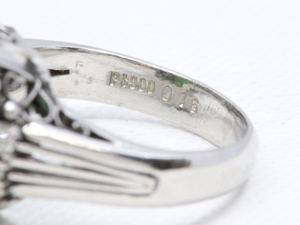 Pt900(プラチナ900)グリーントルマリンリング刻印