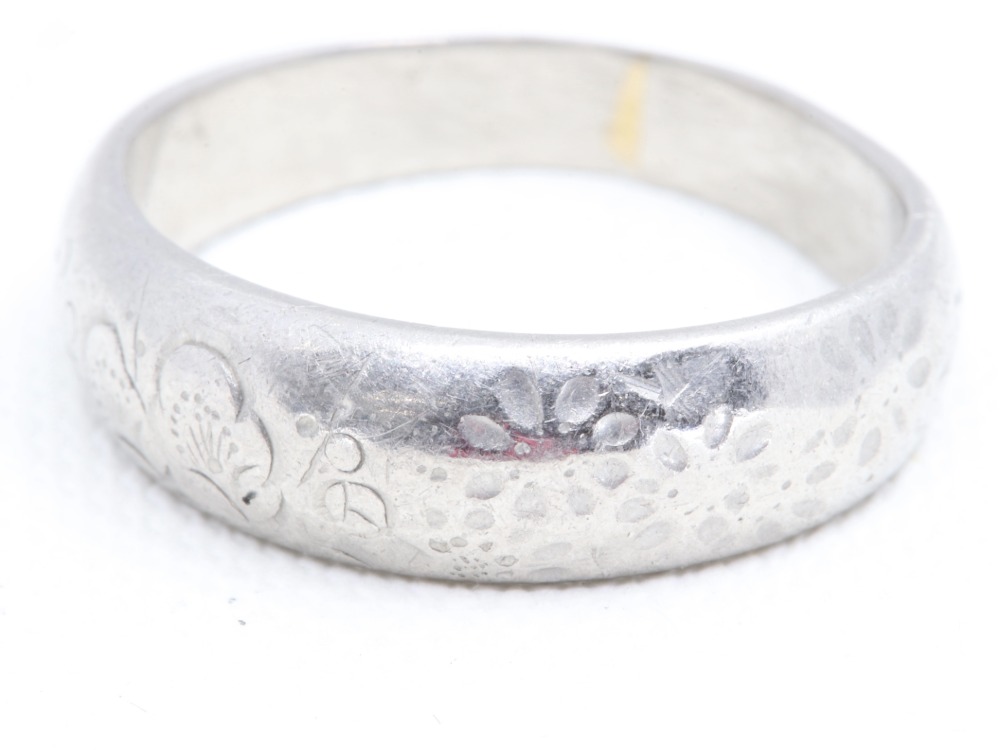 Pt900花柄リングアップ