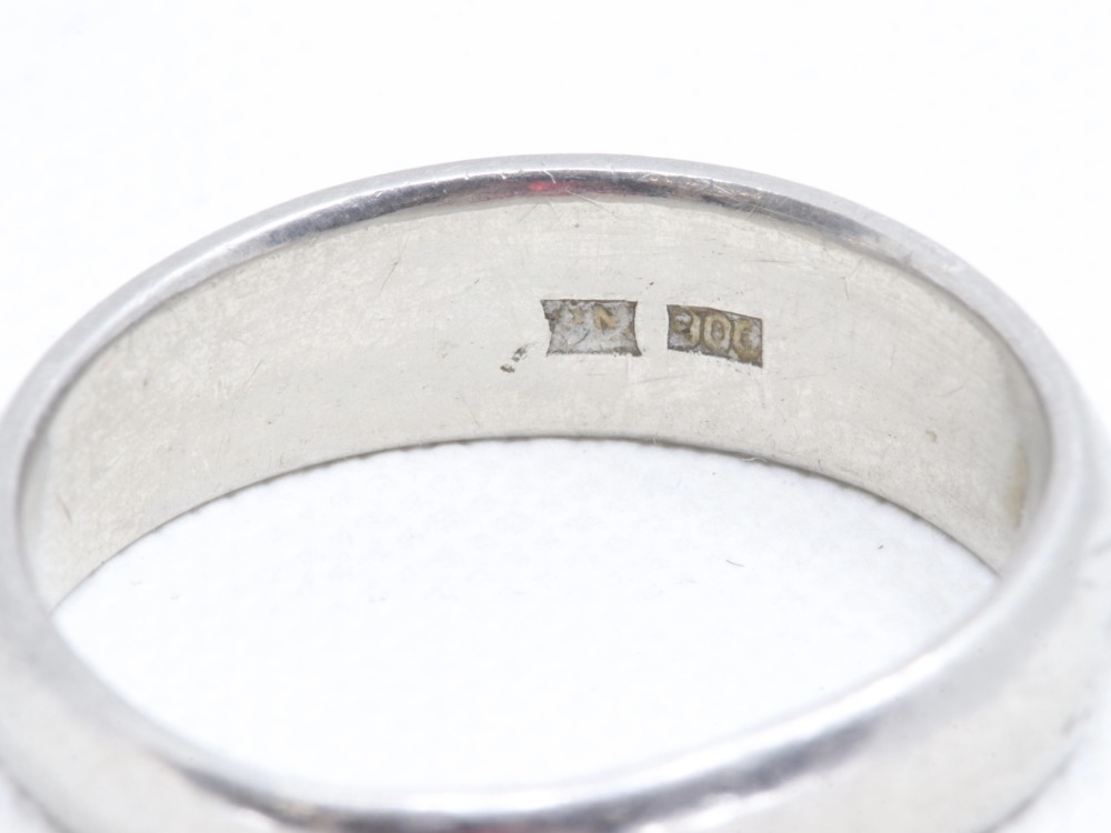 Pt900花柄リング刻印