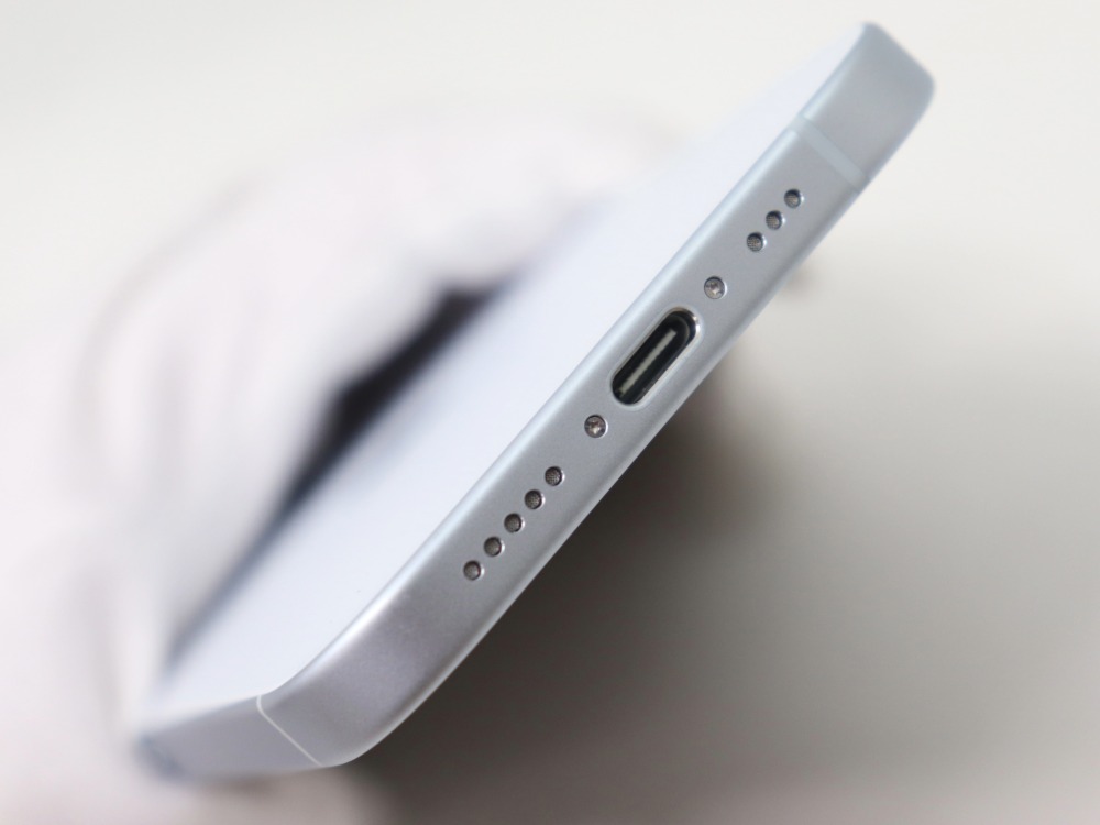 iPhone15本体のみ充電口