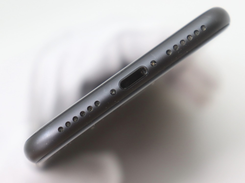 iPhone8本体のみ充電口