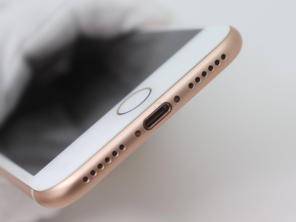 iPhone8本体のみ充電口