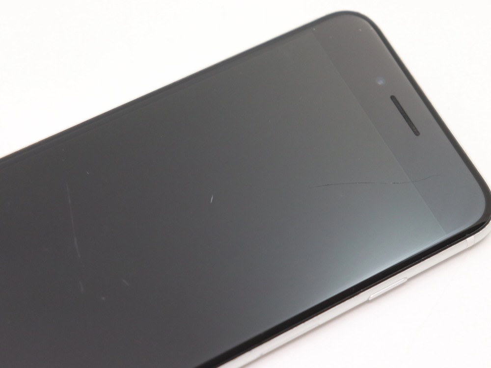 iPhoneSE第二世代本体のみアップ画像