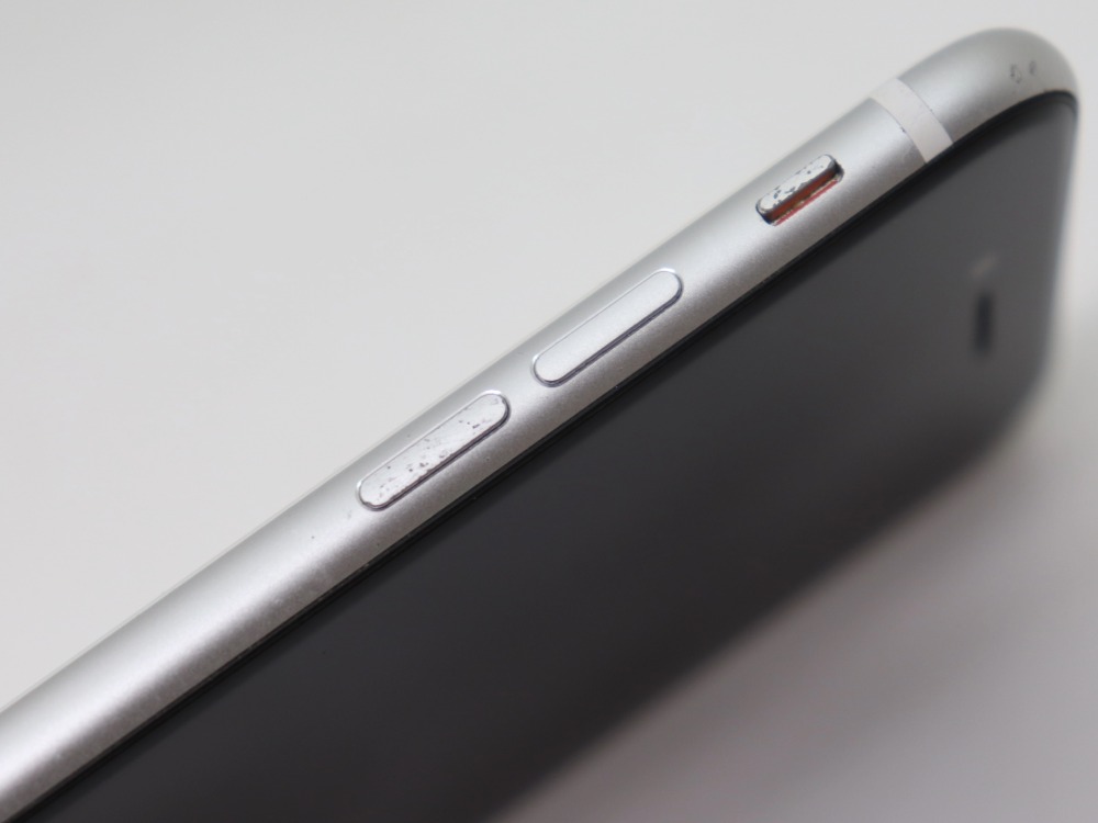 iPhoneSE第二世代本体のみ側面