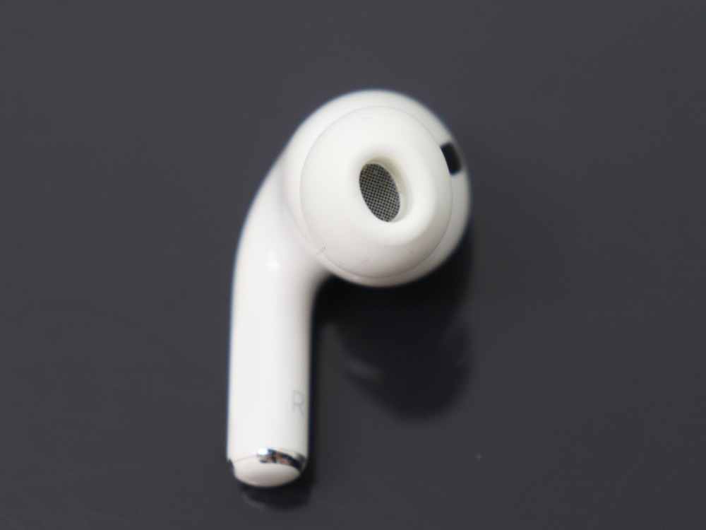 アップルエアポッズプロの片耳口部分