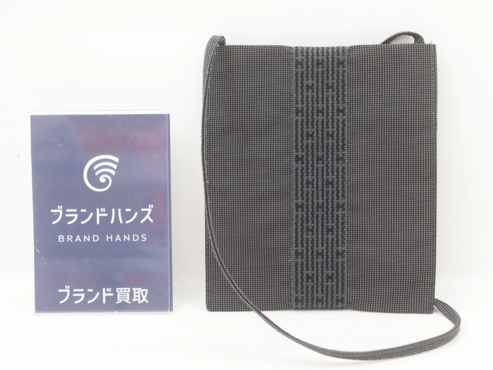 エルメスのエールラインポシェット正面