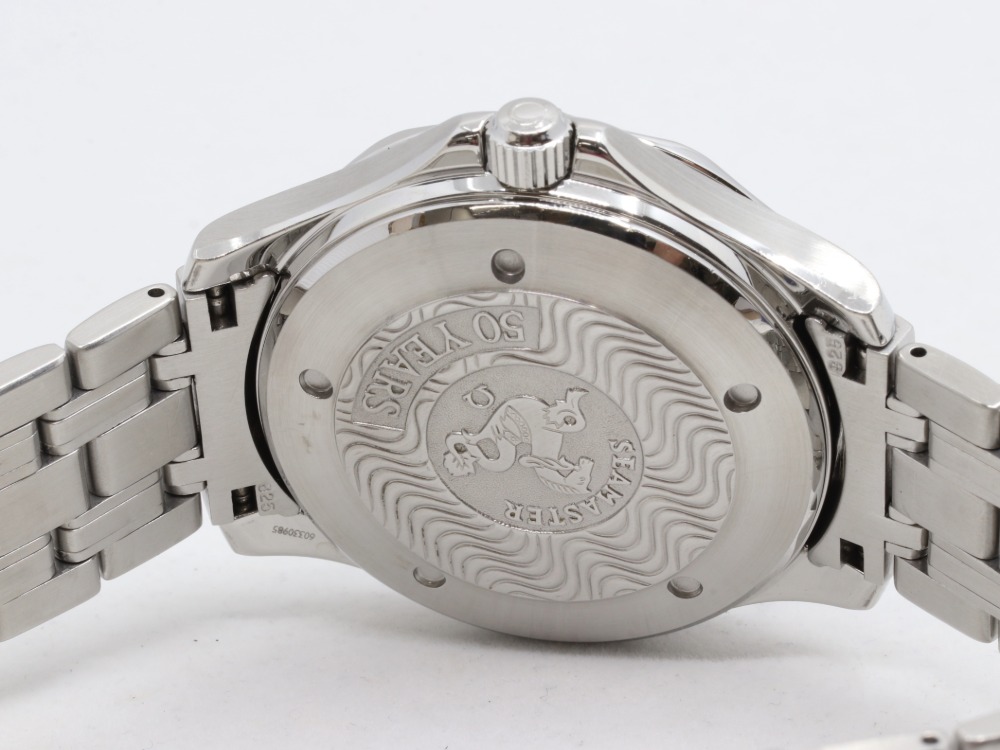 オメガシーマスターGMT2234.50裏蓋