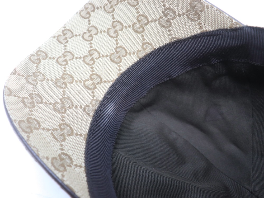 グッチGGキャンバスベースボールキャップ内