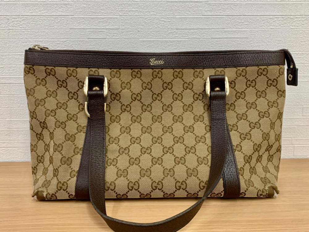 グッチのGGキャンバストートバッグ正面