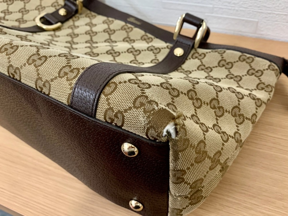 グッチのGGキャンバストートバッグ角