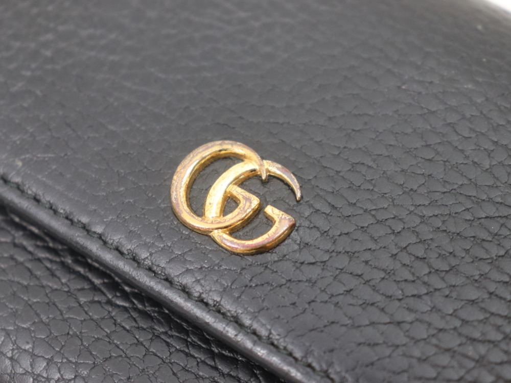 グッチのGGマーモント長財布ロゴ