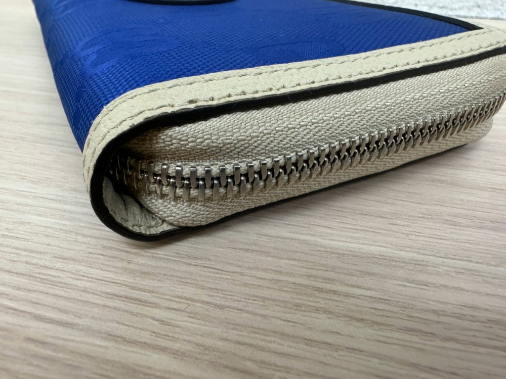グッチのオフザグリッド長財布625576角