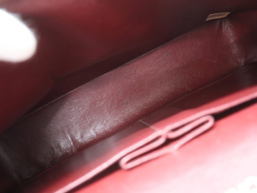 シャネルのマトラッセショルダーバッグ内