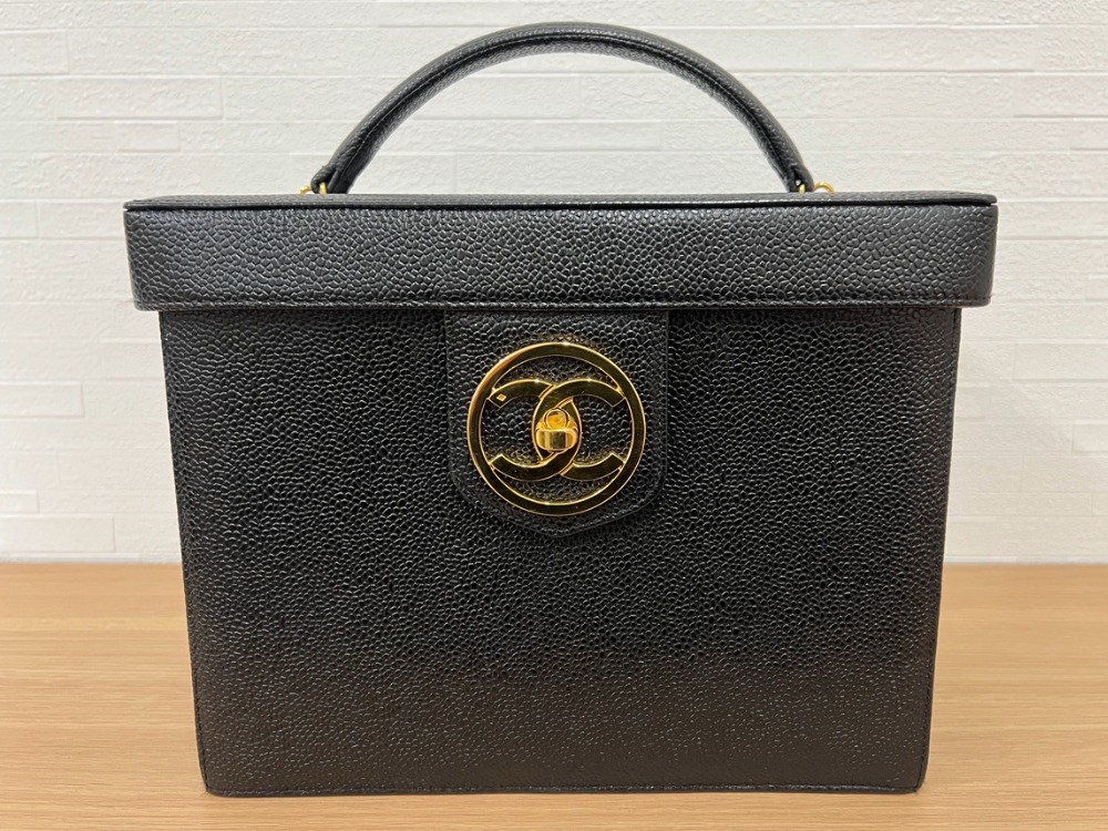 シャネルキャビアスキンバニティバッグ正面