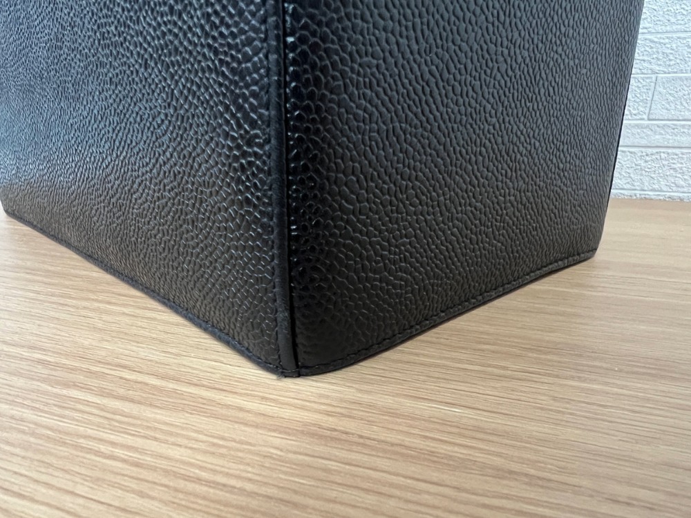 シャネルキャビアスキンバニティバッグ角