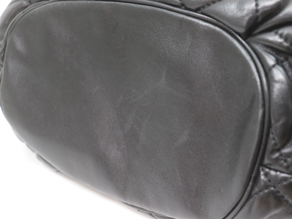 シャネルマトラッセトートバッグ底面