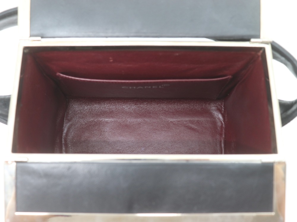 シャネルマトラッセバニティバッグ内側