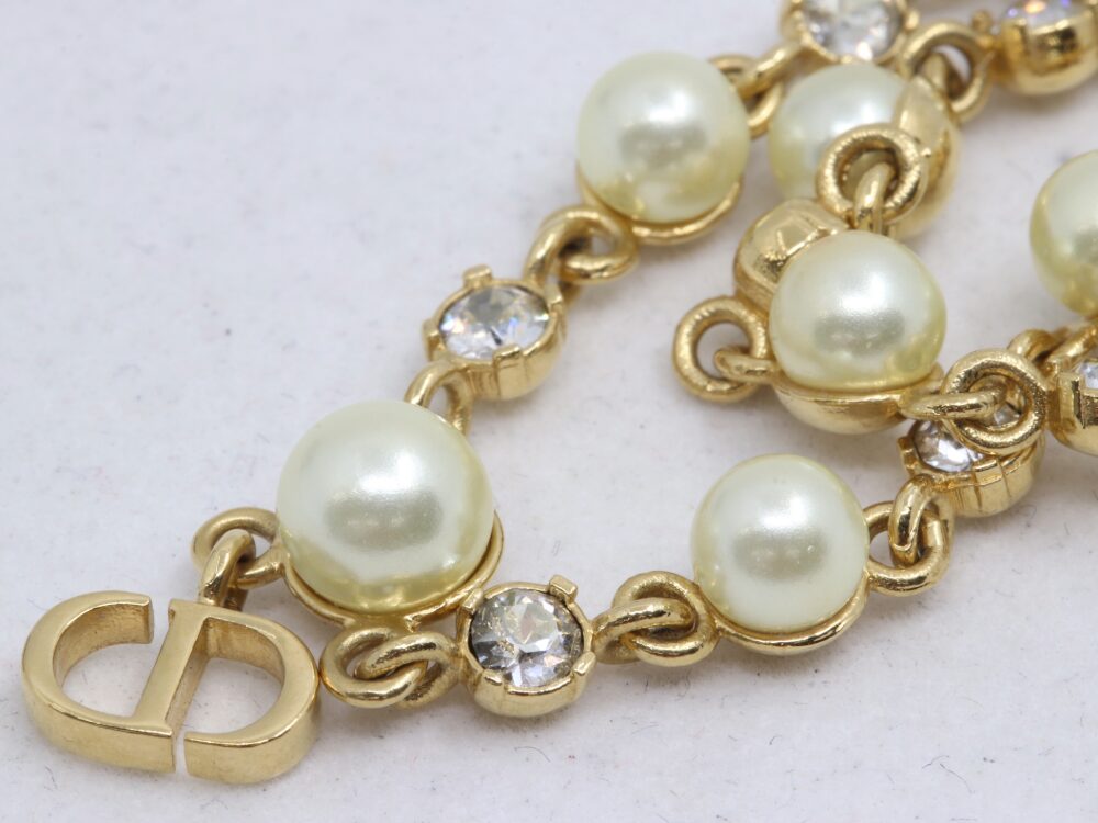 ディオールのトレジャーネックレスアップ