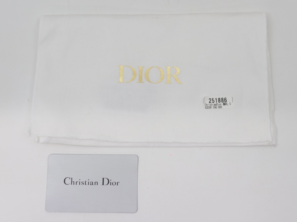 ディオールのヴァイブヴォワヤジュール財布付属品