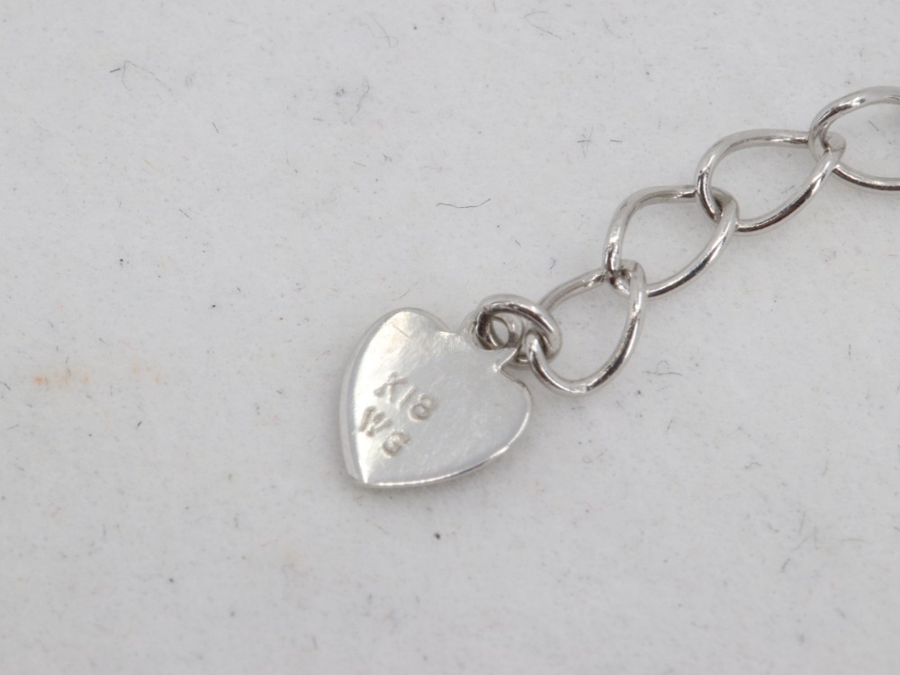 ノーブランドのK18WGネックレス刻印