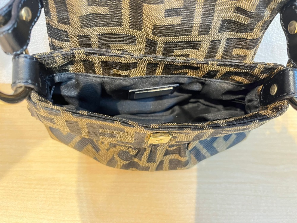 フェンディのズッカシェフバッグ内側
