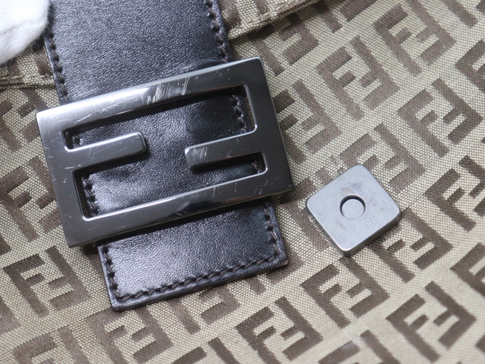フェンディのズッキーノマンマバケット金具