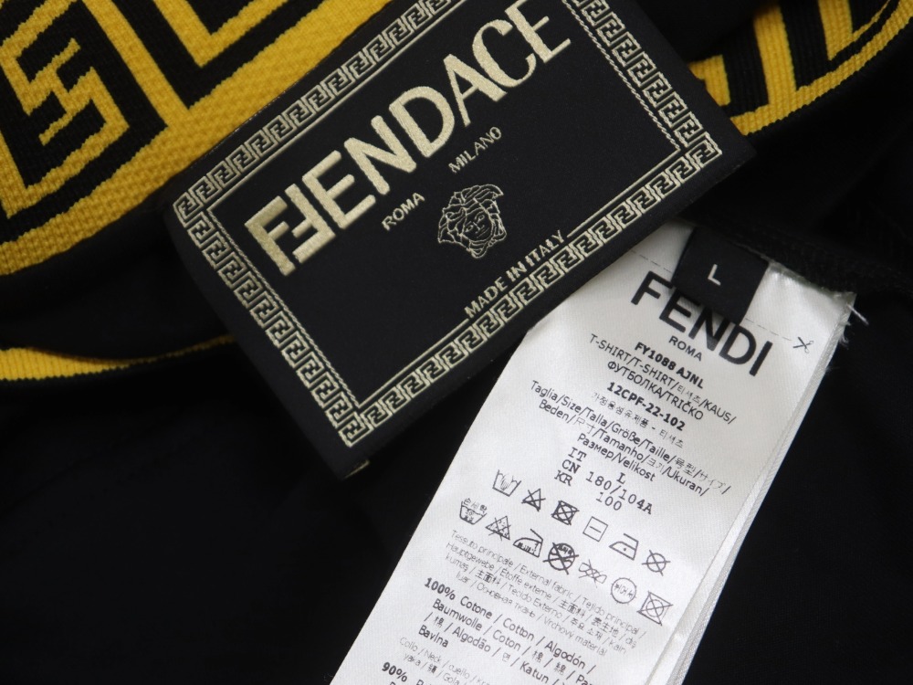 フェンディのヴェルサーチのTシャツタグ